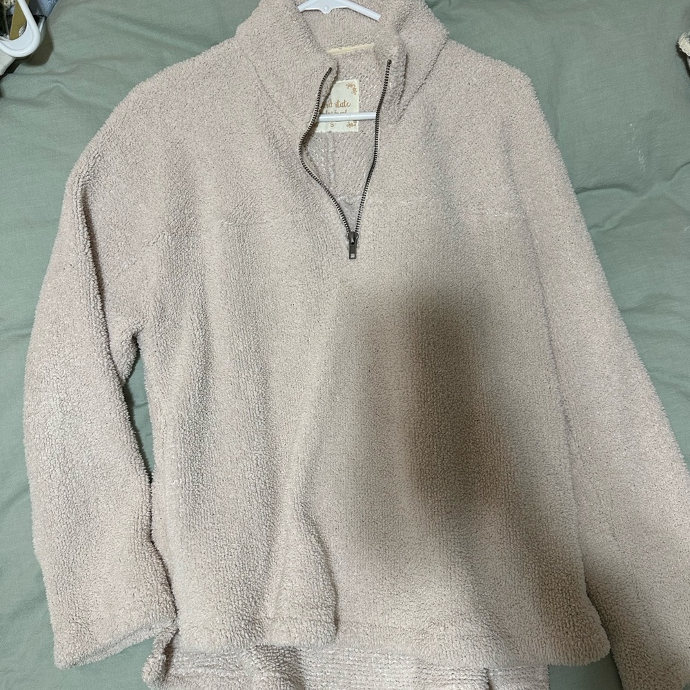 Fuzzy quarter zip up